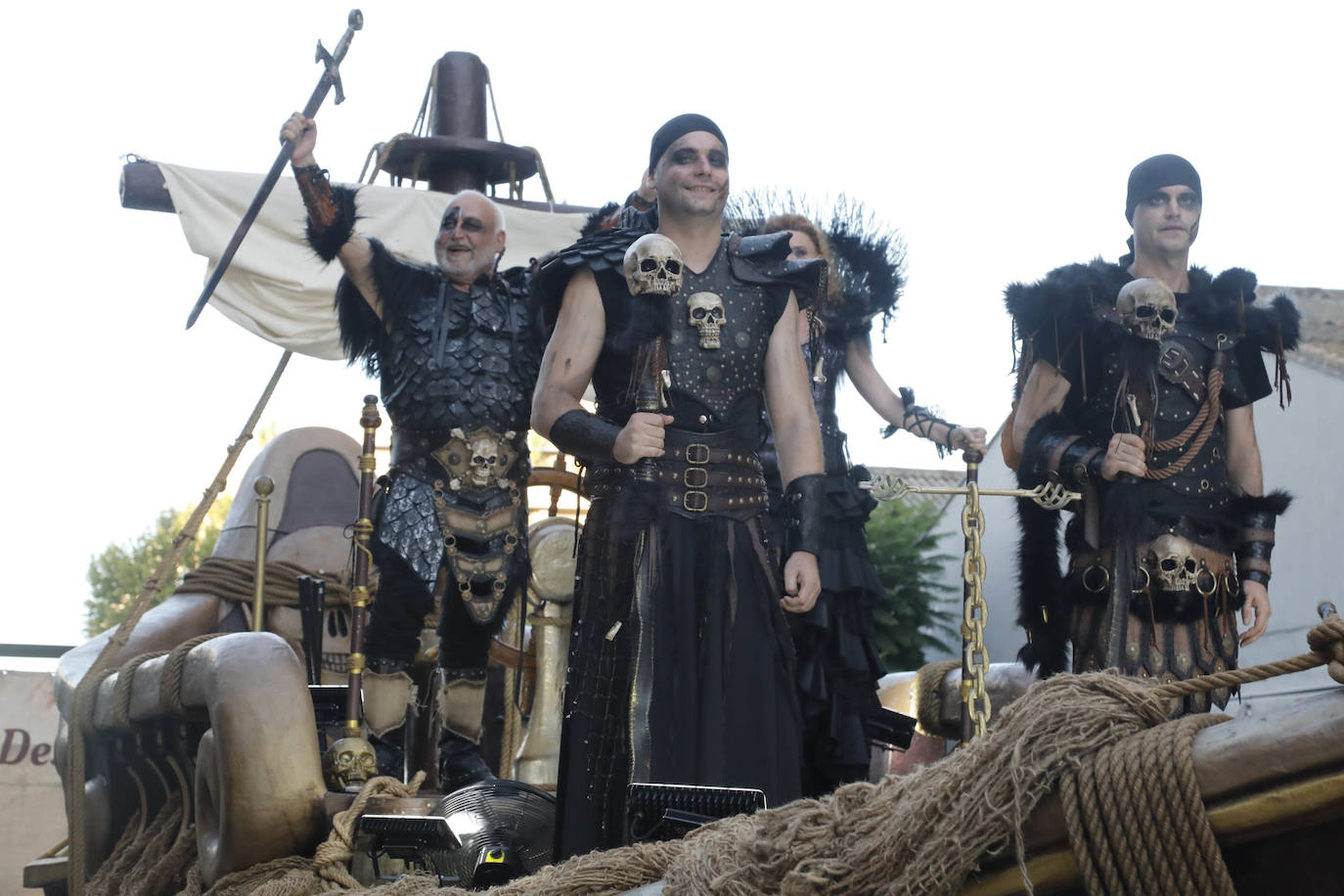 Así ha sido el Desfile de Gala y el Castillo de Fuegos de Dénia