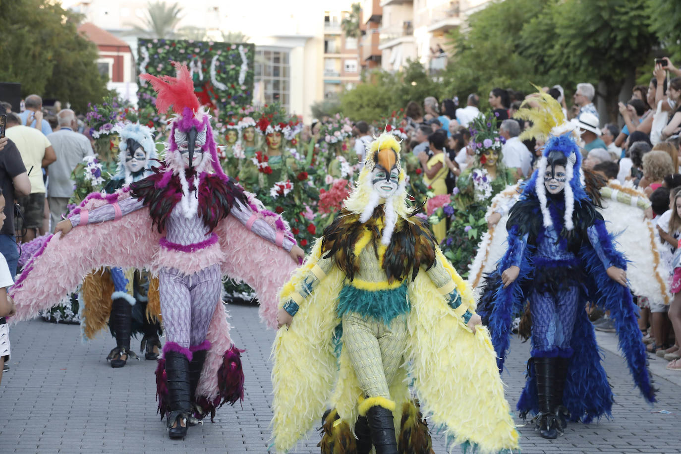 Así ha sido el Desfile de Gala y el Castillo de Fuegos de Dénia