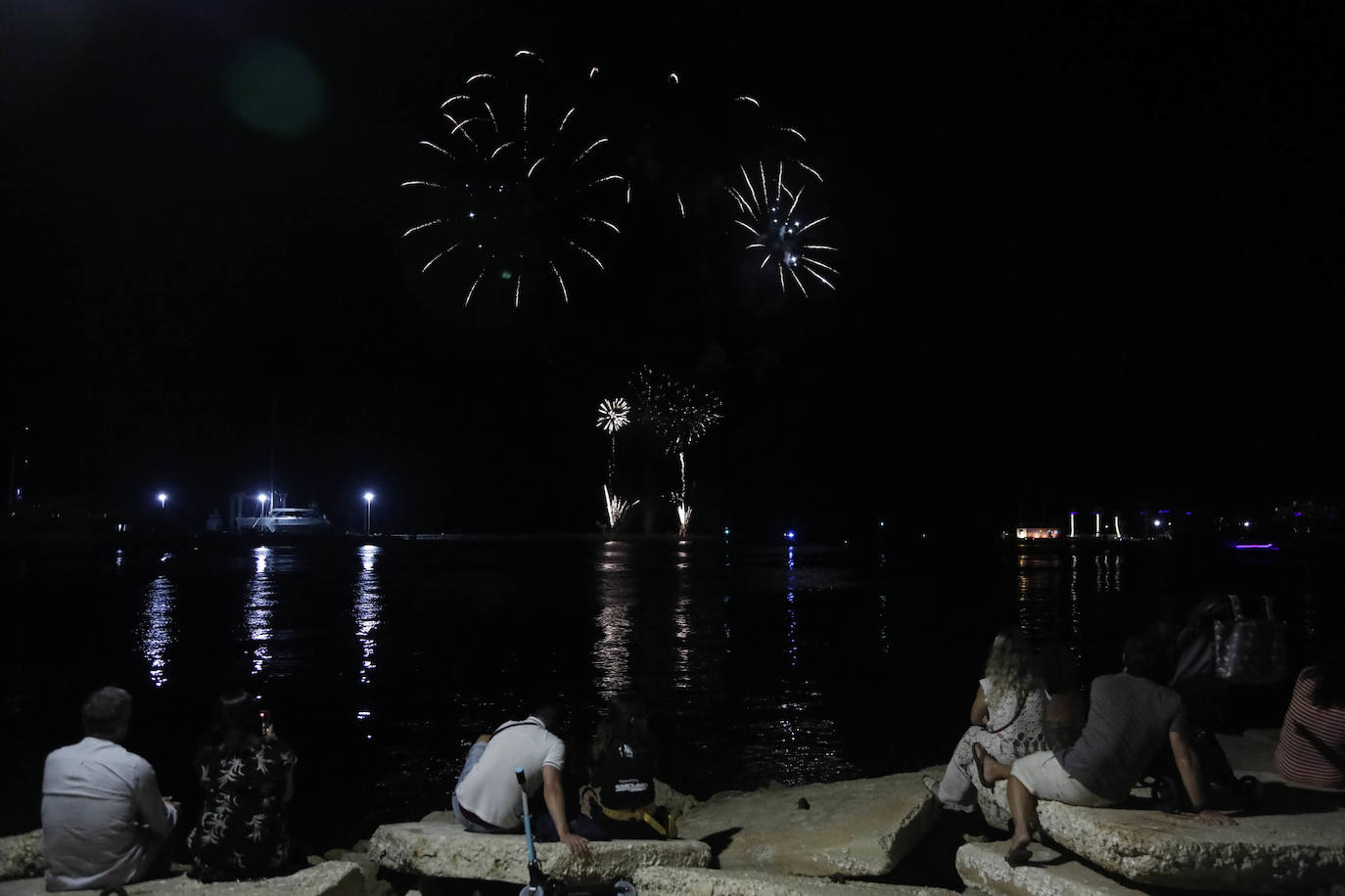Así ha sido el Desfile de Gala y el Castillo de Fuegos de Dénia