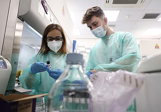 Pruebas PCR para la viruela del mono en un hospital.