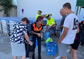 Reparto de agua potable para garantizar el suministro en la Marina Alta.