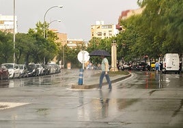 Lluvia cayendo sobre la ciudad de Alicante.