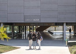 Edificio Altet del campus de la UMH de Elche.