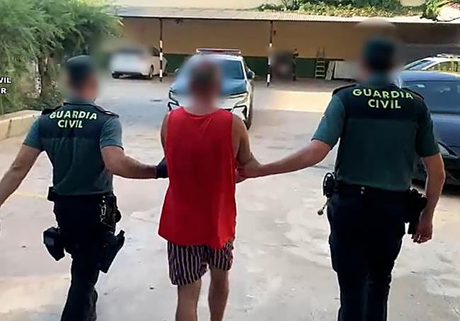 Detenciando del presunto autor del violento robo en una estanco del Rafal