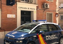 Imagen de archivo de una patrulla de la Policía Nacional de Alcoi.