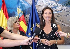 La consellera de Hacienda, Ruth Merino, anuncia la mejora de la señal de televisión en Santa Pola con un nuevo centro emisor y la renovación de equipos TDT.