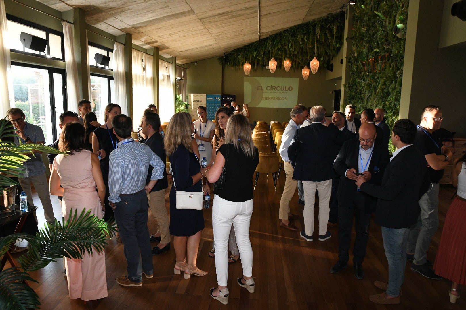 Eva Toledo, reelegida presidenta de El Círculo-Directivos de Alicante