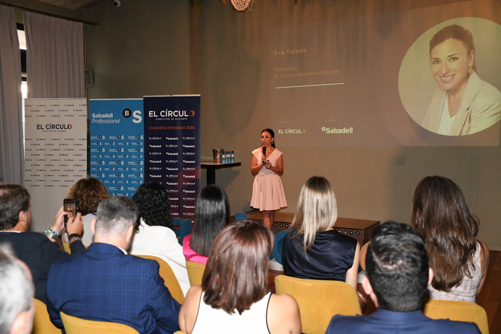 Eva Toledo, reelegida presidenta de El Círculo-Directivos de Alicante