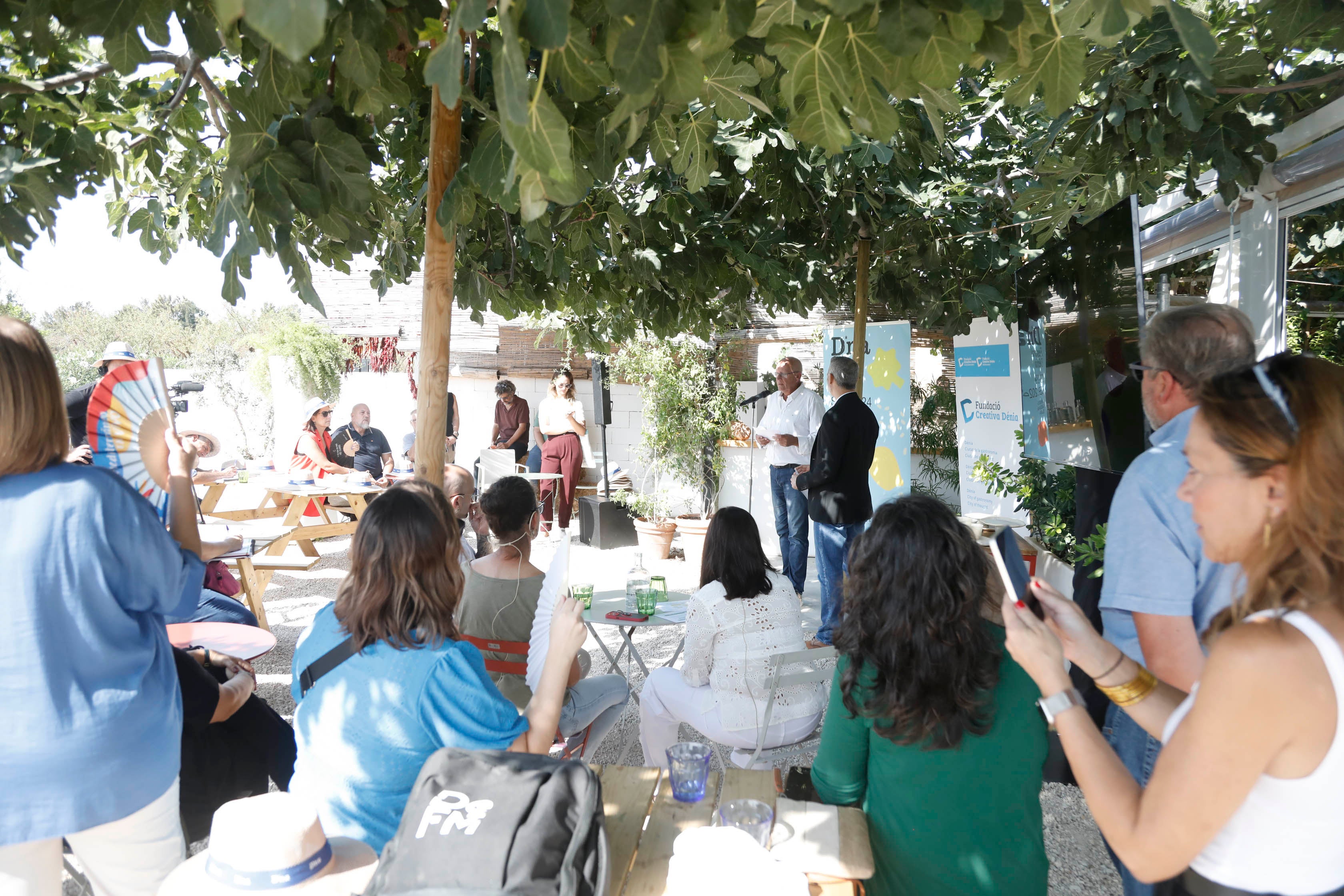 D*na Festival Dénia rinde tributo al producto de la huerta desde la orilla del mar