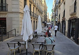 Terrazas en la calle Mayor de Alicante.
