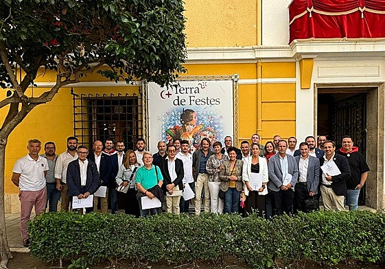 Las Hogueras participan en la reunión de la comisión asesora de fiestas y tradiciones de la Comunitat.