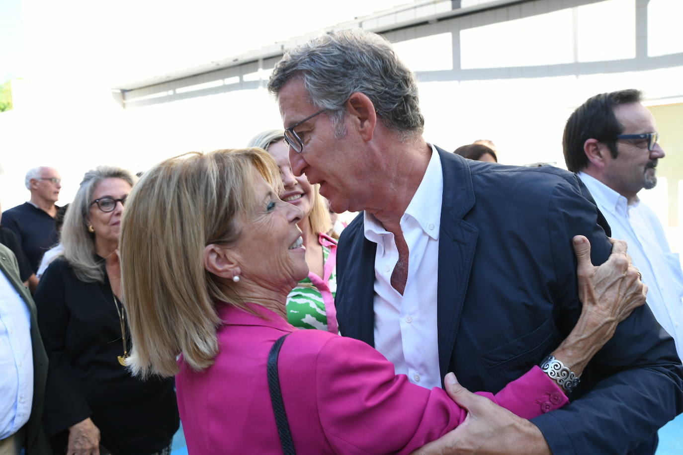 Así ha sido la visita de Feijóo a la escuela infantil Garabatos de Alicante