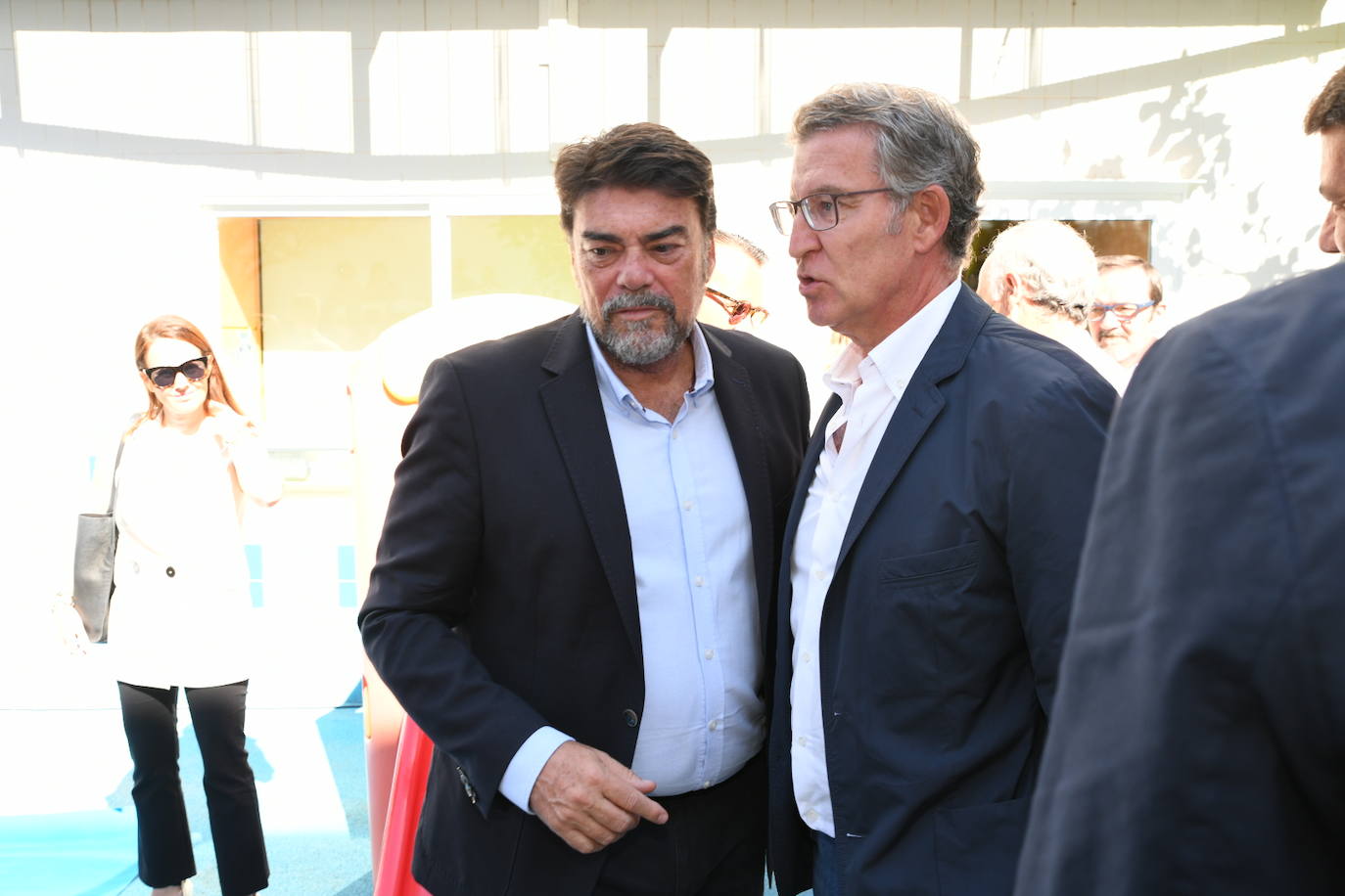 Así ha sido la visita de Feijóo a la escuela infantil Garabatos de Alicante