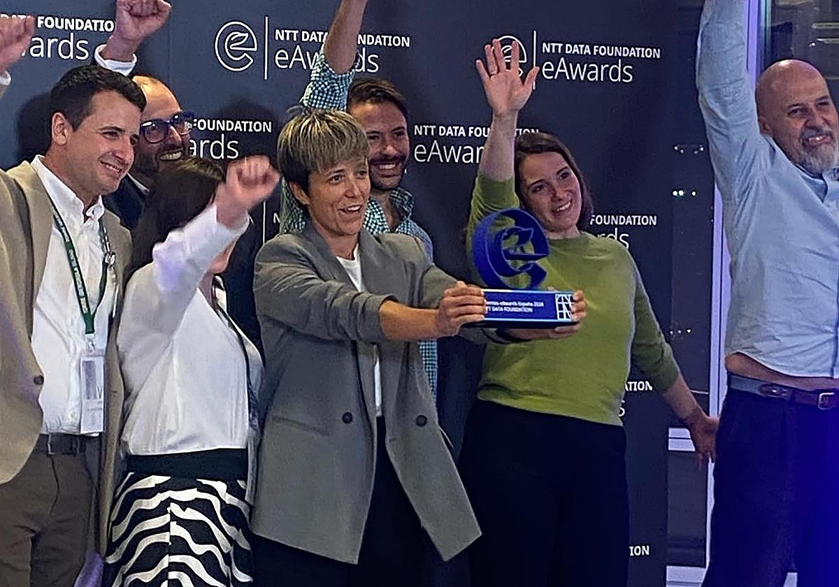 Diana de Arias con el premio eAwards España 2024.