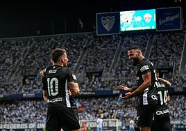 Celebración de uno de los goles del Elche en Málaga.