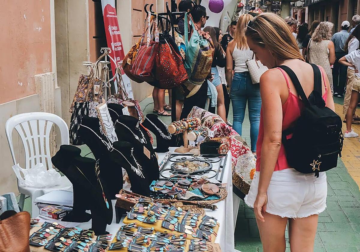 A San Francisco shop with its counter on the public road.