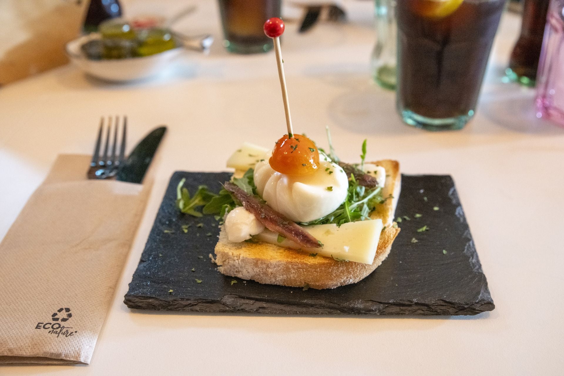 Una tapa en un restaurante.