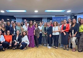 La concejal de Turismo, Ana Poquet, con los profesionales de eventos.