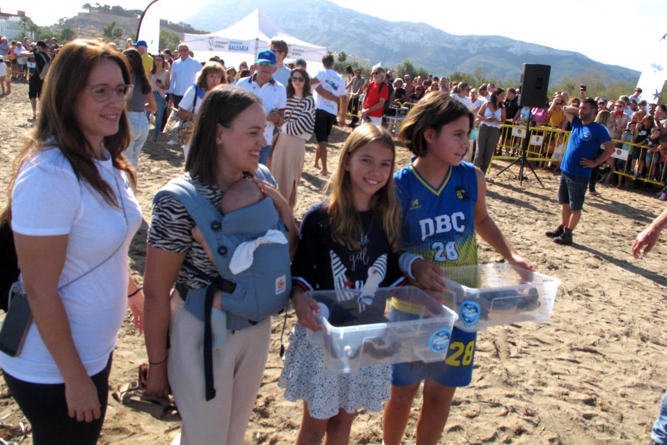 Suelta de tortugas en Dénia