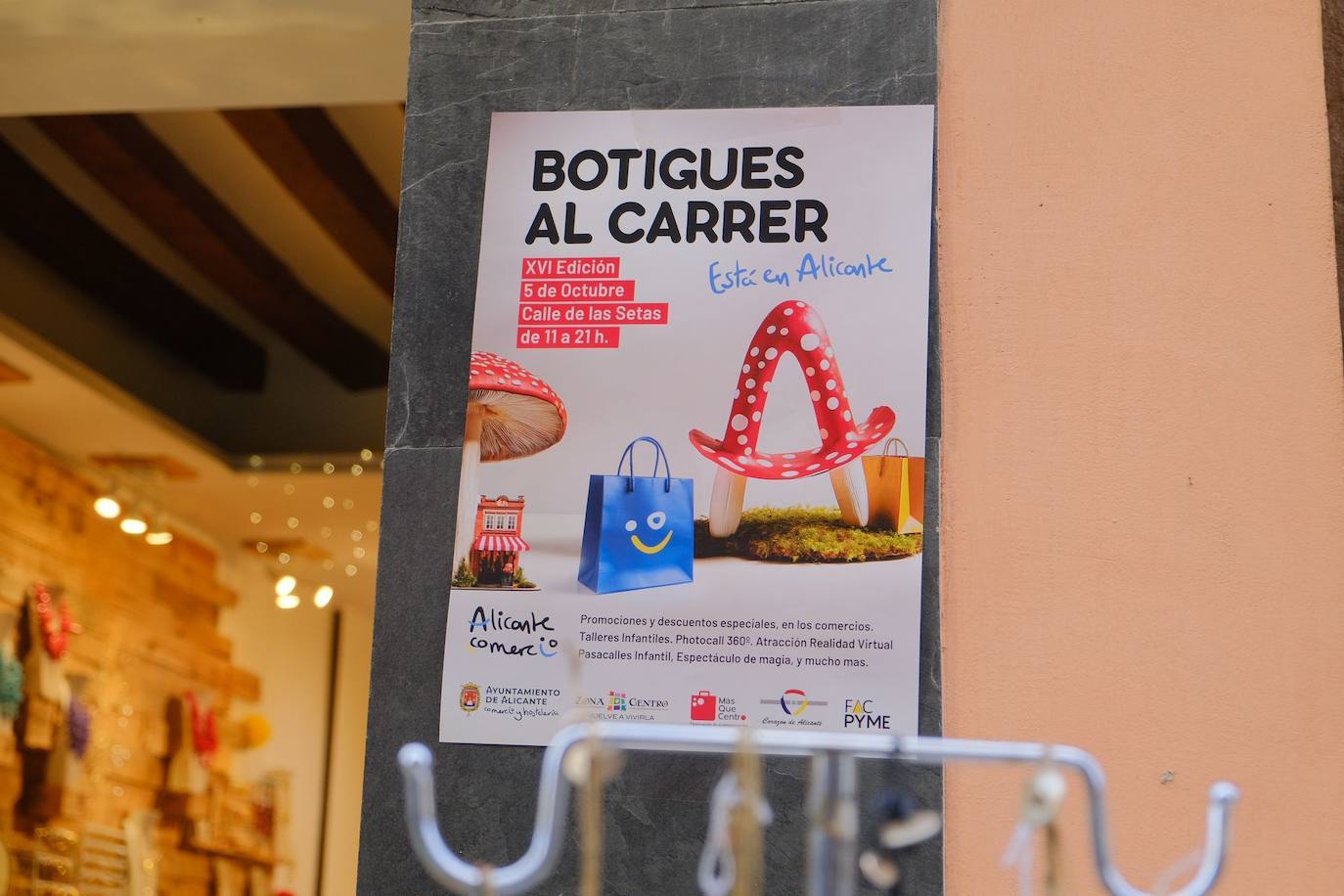 Las calles de Alicante se llenan con un sinfín de actividades