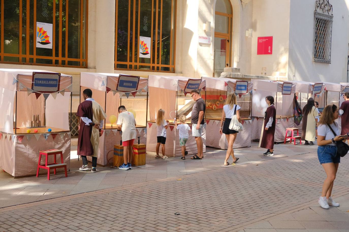 Las calles de Alicante se llenan con un sinfín de actividades