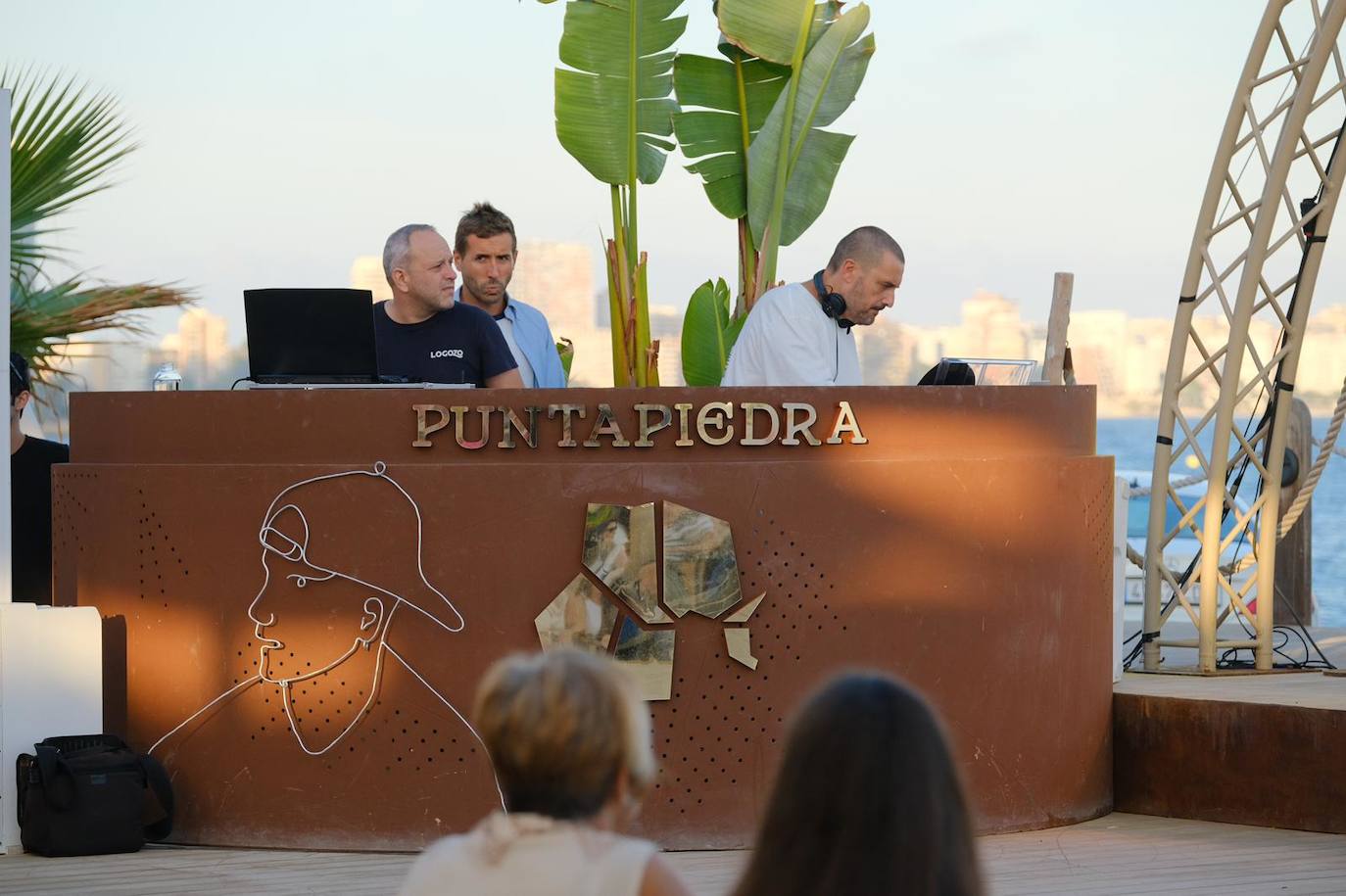 Vestidos con una sonrisa