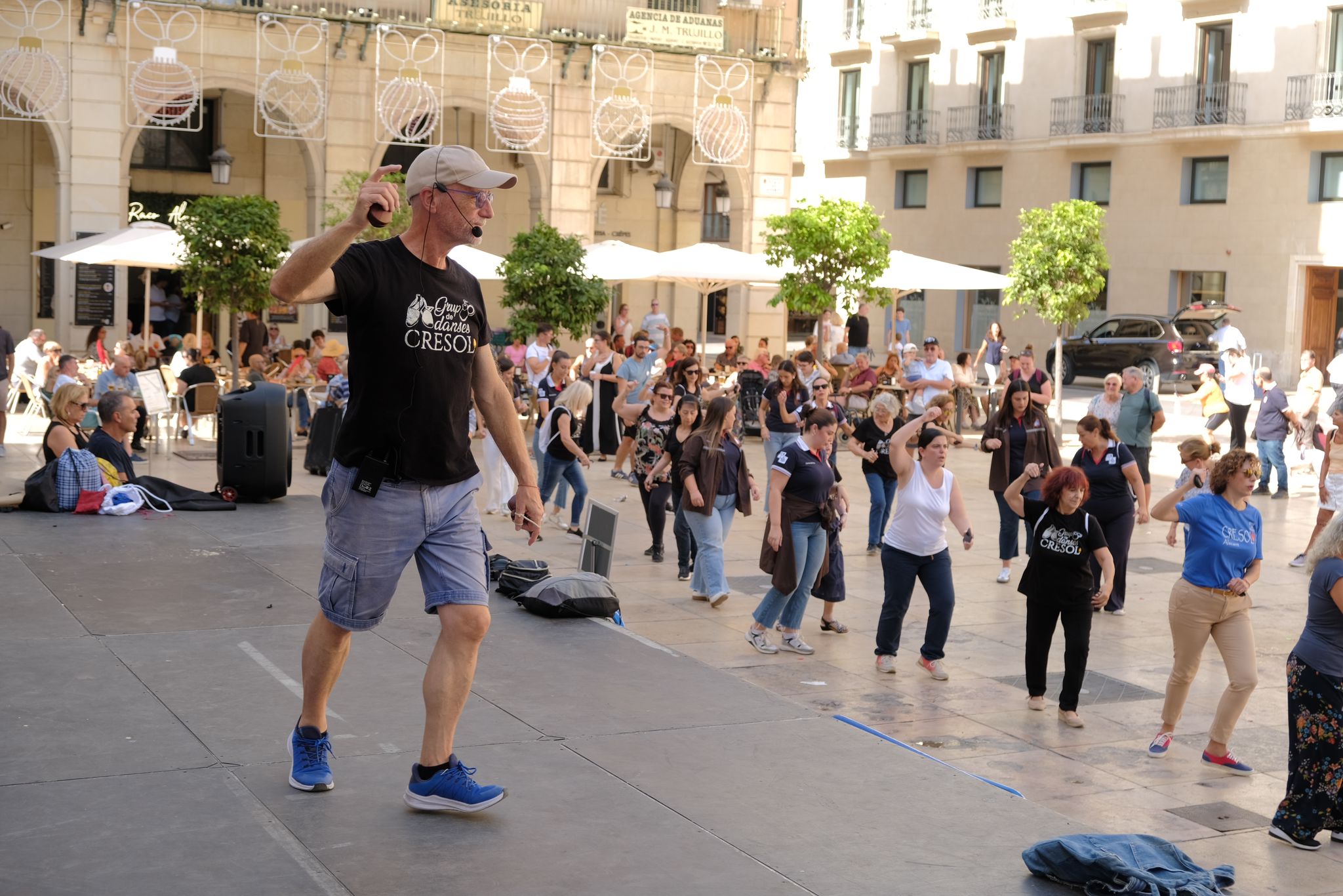 Alicante recupera sus danzas tradicionales por el 9 d&#039;Octubre