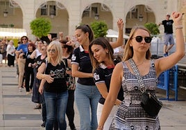 Alicante recupera sus danzas tradicionales por el 9 d'Octubre