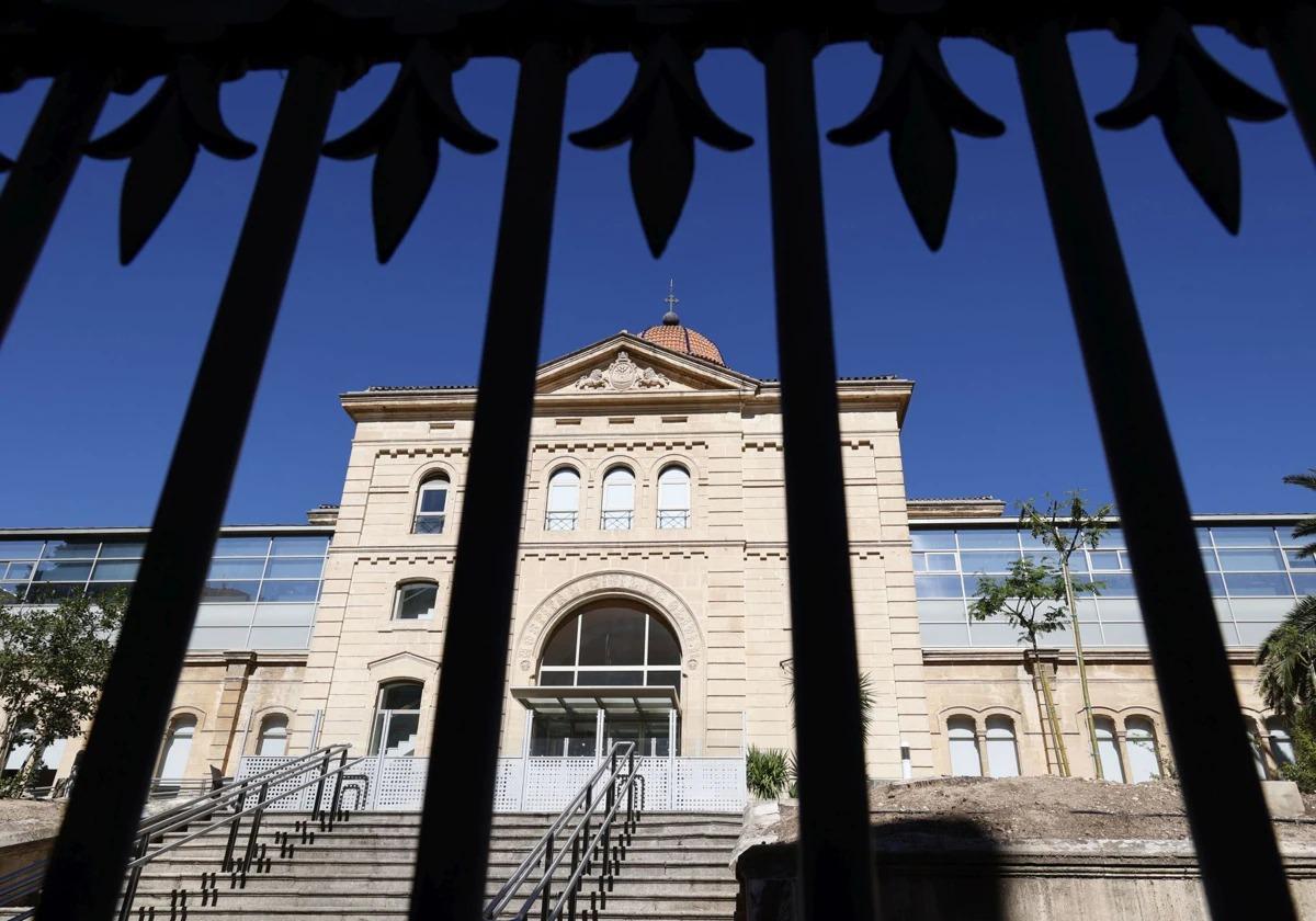 Entrance to the Domus Vi residence in Alcoy, scene of the death of 74 elderly people.