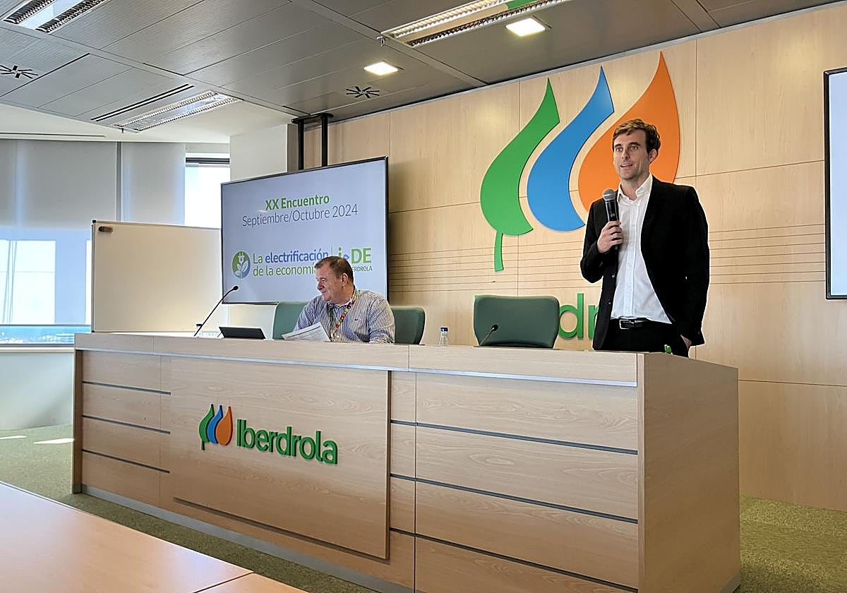 El director de i-DE en la Comunitat, Guillermo Raga, durante el acto.