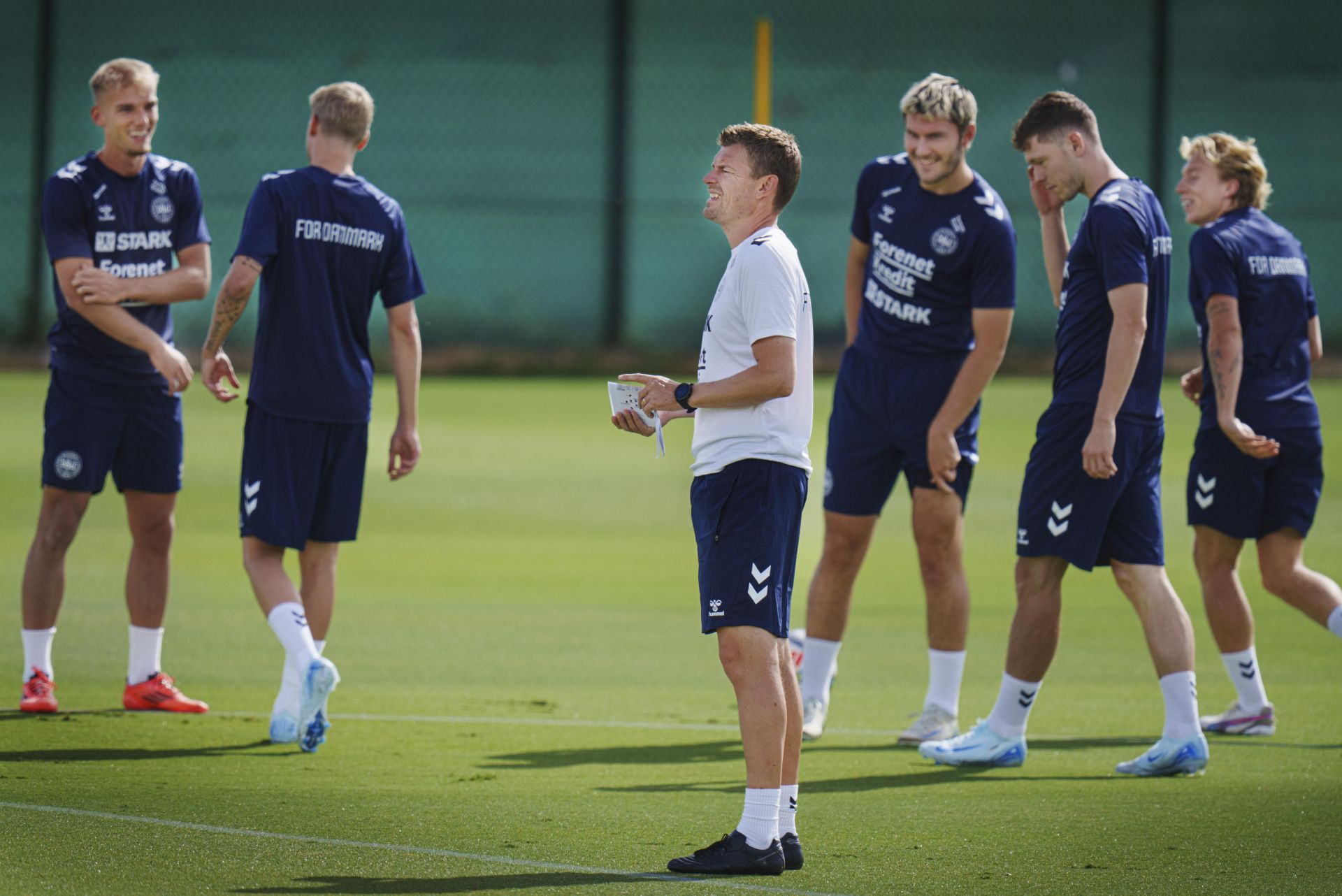 Dinamarca entrena en un pueblo de Alicante antes de enfrentarse a España