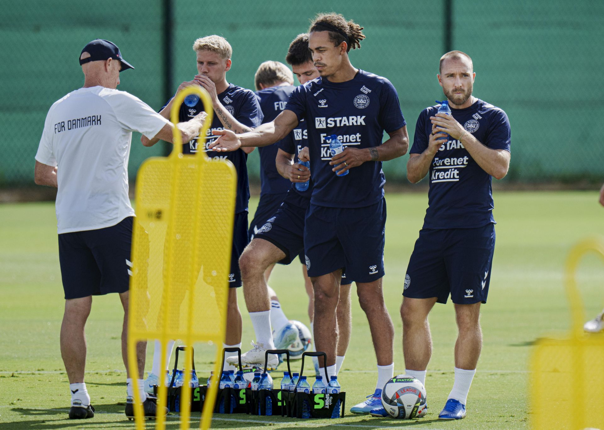 Dinamarca entrena en un pueblo de Alicante antes de enfrentarse a España