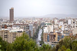 Cielos cubiertos sobre la ciudad de Alicante.