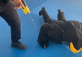 Ejercicio práctico para detener a un sospechoso.