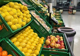 Expositor de limones en una tienda de Mercadona.