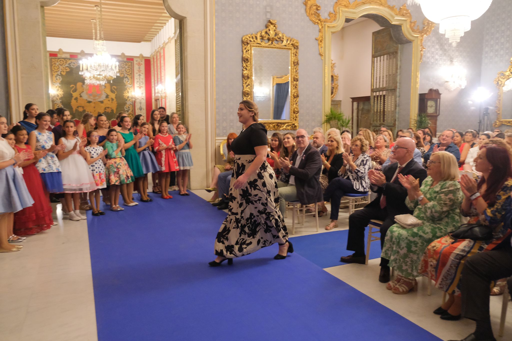 La recepción de las candidatas a reinas de la Fafba, en imágenes