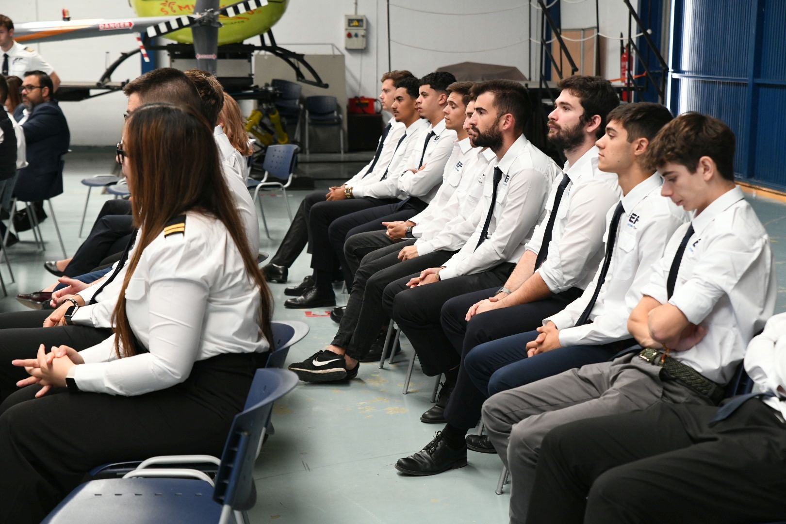El 'Top Gun' de un pueblo de Alicante que enseña a volar a los mejores pilotos