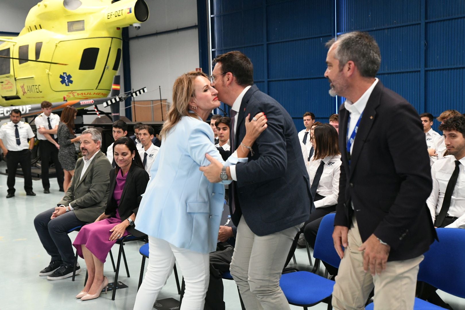 El 'Top Gun' de un pueblo de Alicante que enseña a volar a los mejores pilotos