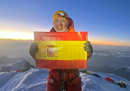 Ariana Brownlee en la cima del Nanga Parbat.