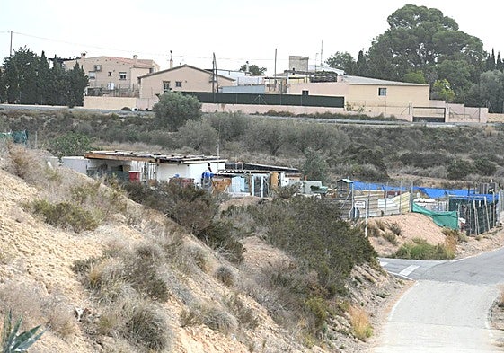 Construccines en la Cañada del Fenollar.