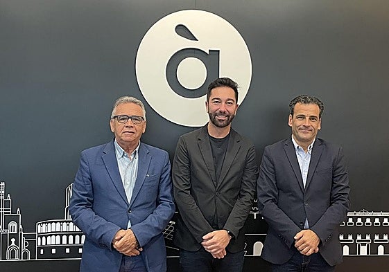 Responsables de las dos entidades encargados de suscribir el acuerdo.