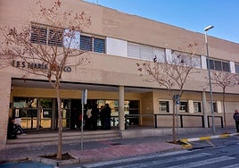 Fachada del IES María Blasco,