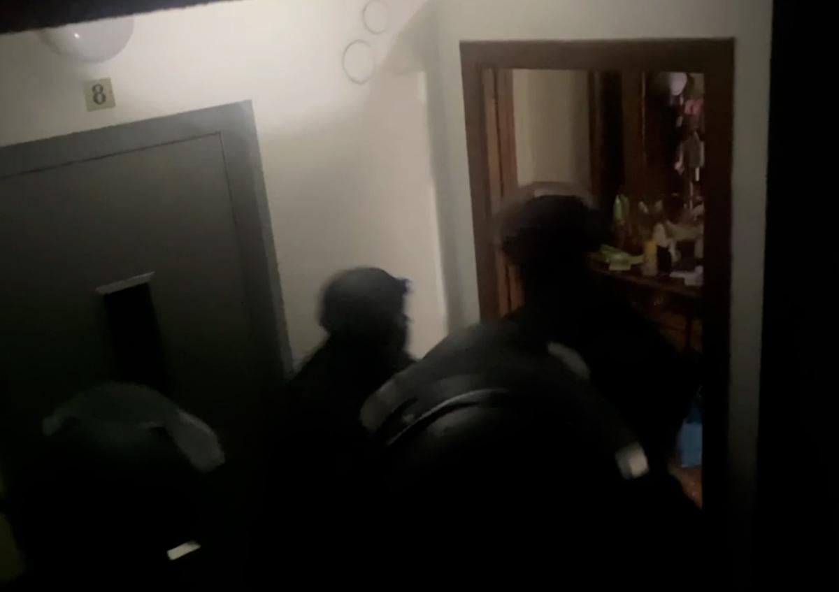 Imagen secundaria 1 - Imágenes de la operación compartidas por la Guardia Civil.