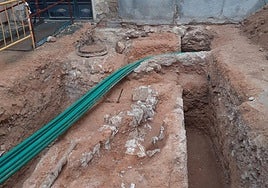 Muralla hallada en el casco antiguo de Villena.
