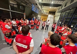 Equipo de Cruz Roja desplazado a la emergencia.