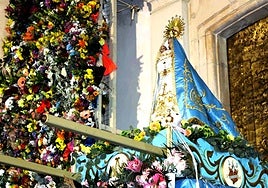 Imagen de la Virgen del Sufragio en la Ofrenda de Flores del pasado año