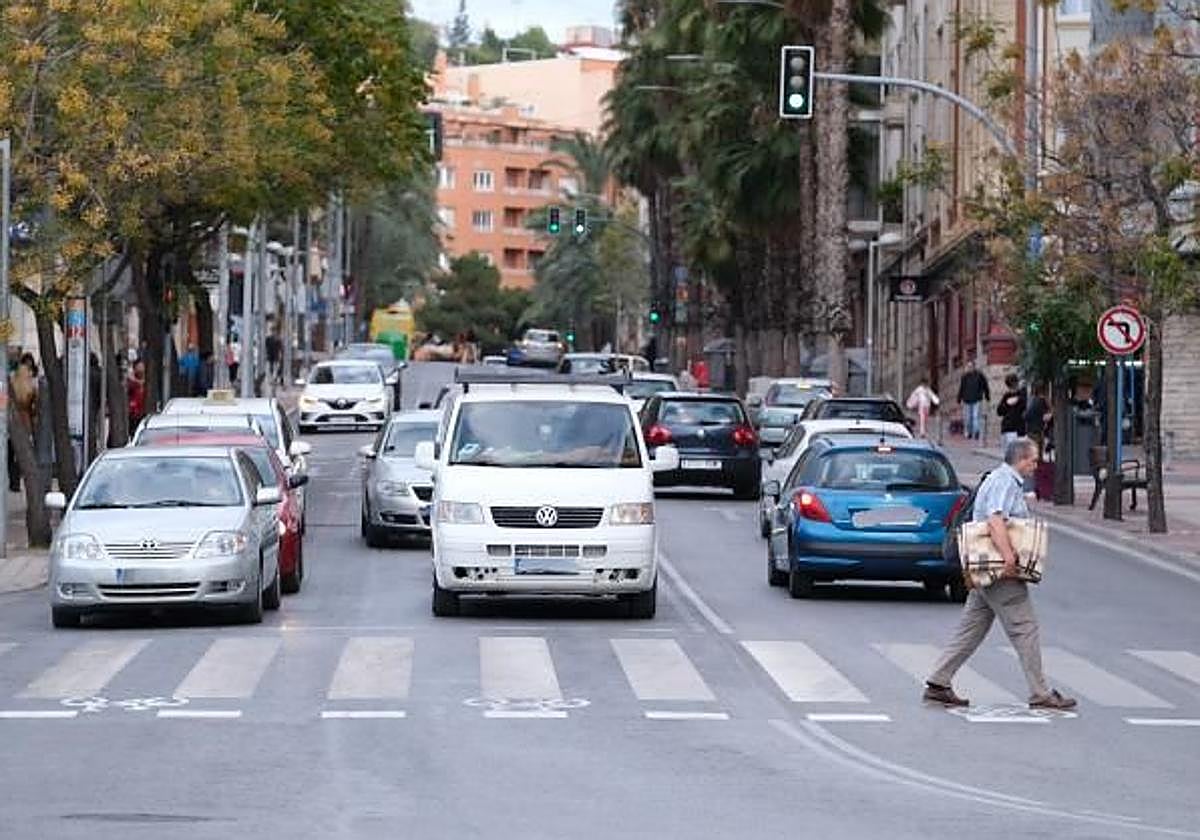 Tráfico en el centro de Alicante.