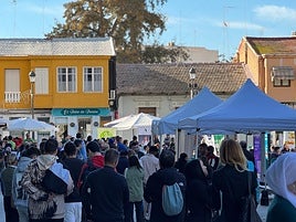 Asistentes a la Feria+Empleo.