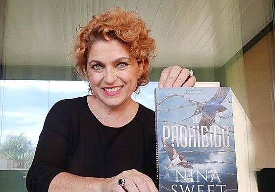 La escritora Paz Castelló convertida en 'Nina Sweet'.