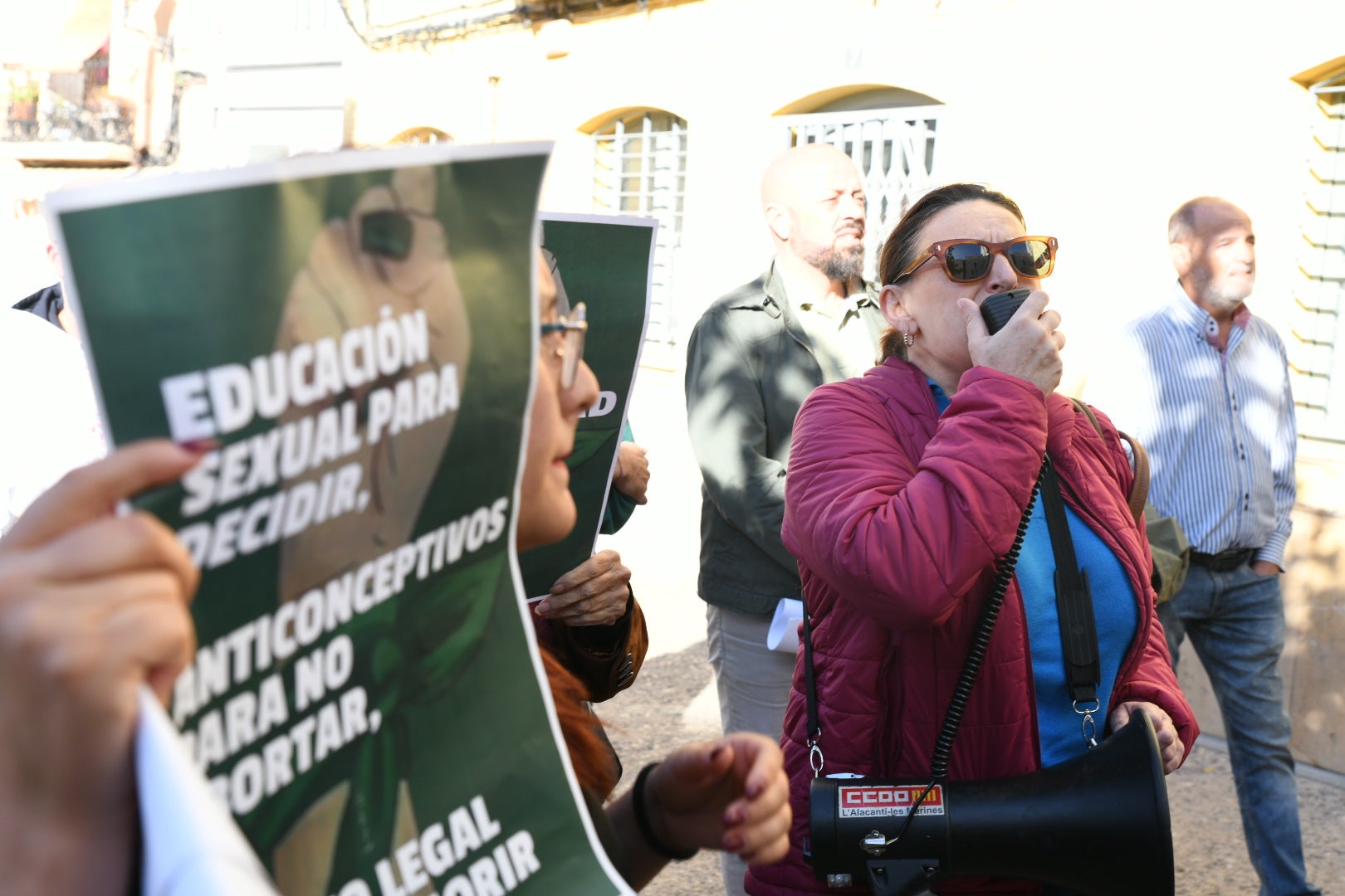 Protesta contra la oficina «antiaborto» de Alicante